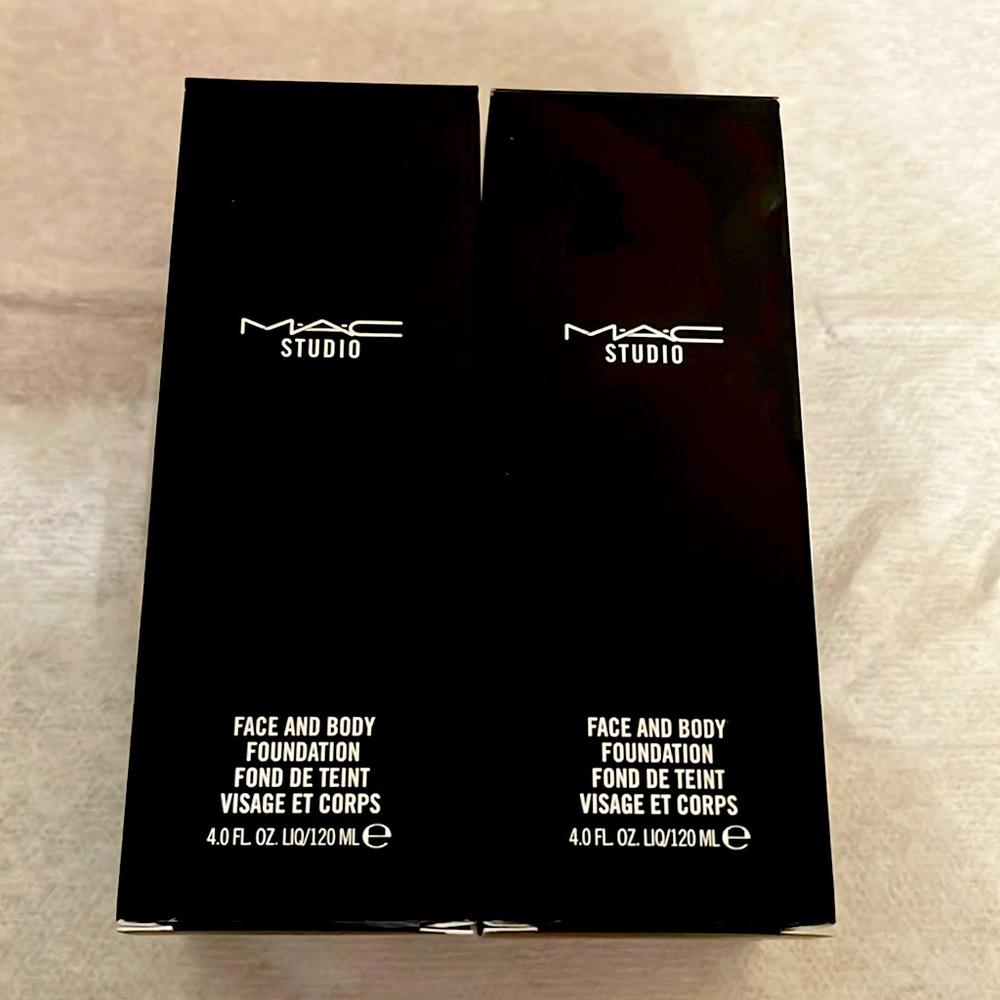 MAC Cosmetics Face and Body Foundation (Shade N1)